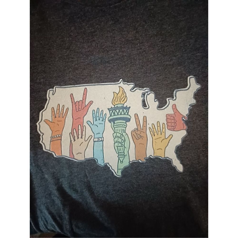 Unity Women's T-shirt size Small - Picture 2 of 2